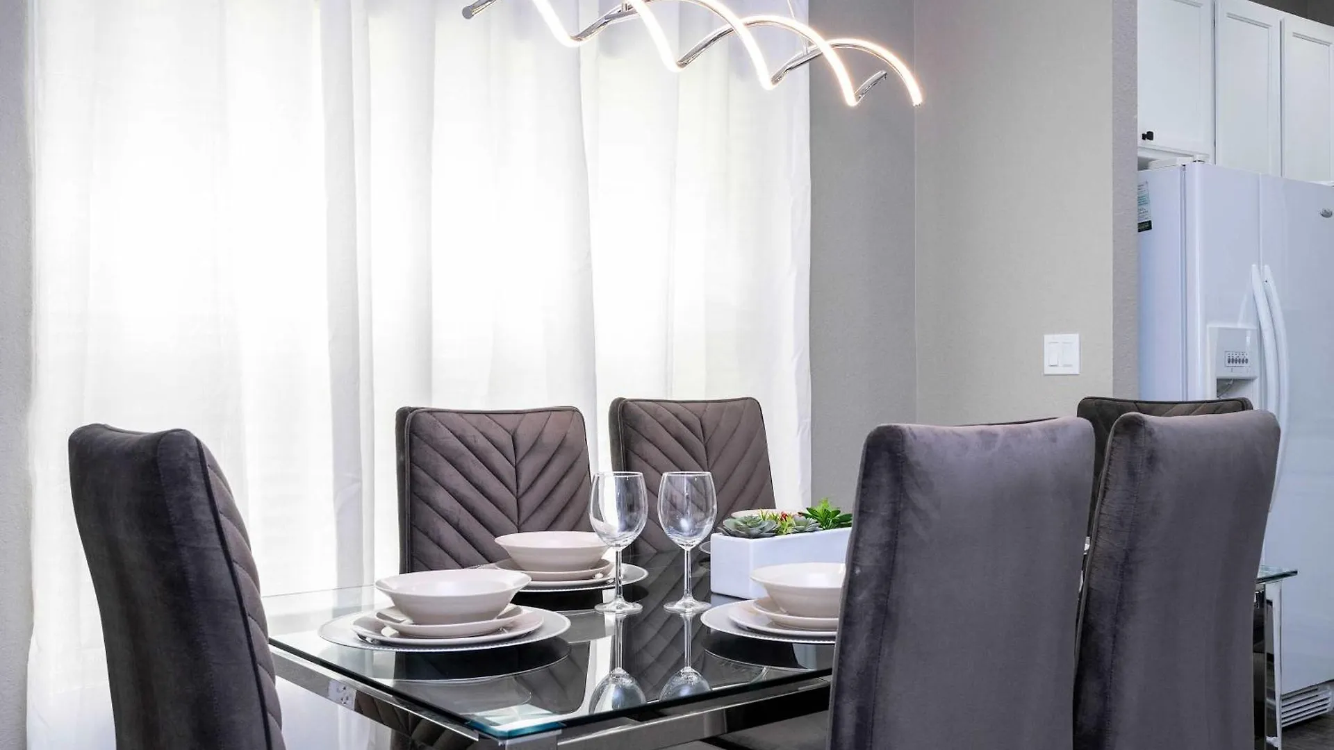 4br Near And Parks Coray Cay *