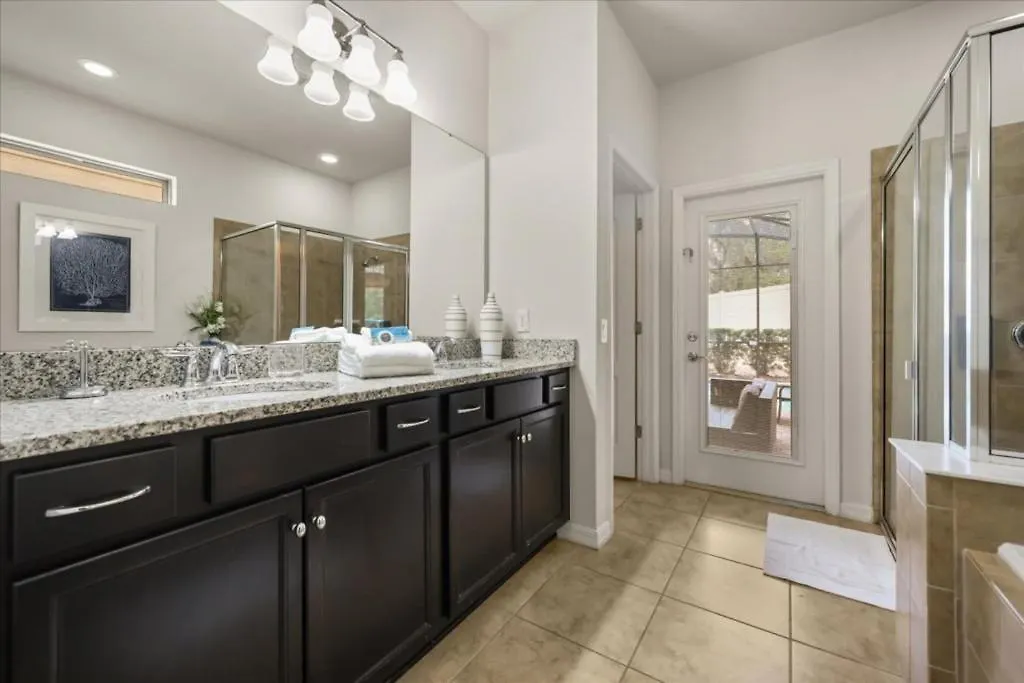 7 Bedrooms-5,5 Bathrooms-windsor Westside 1897nc كيسيمي