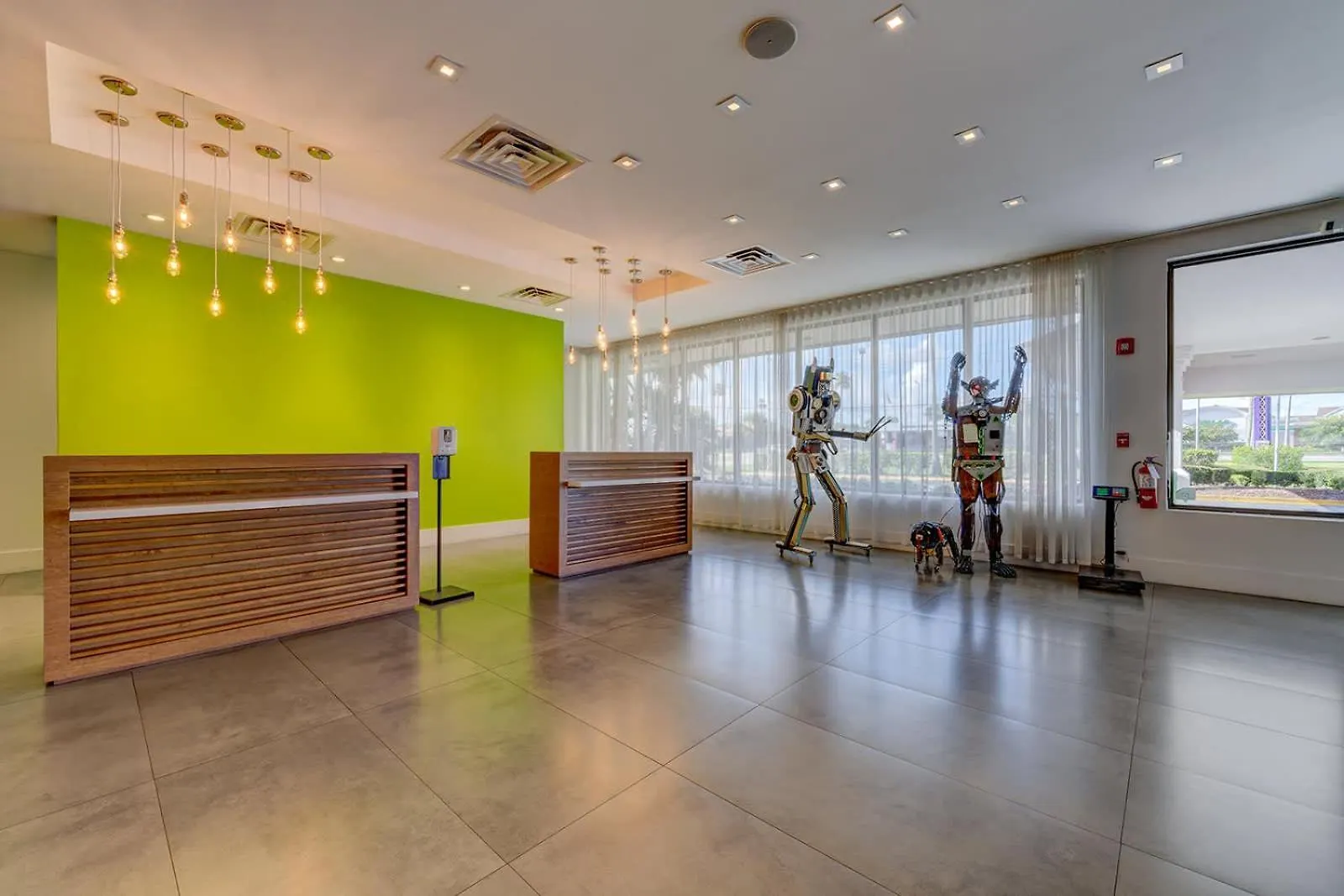 Inn Legacy Grand In Prime Spot
