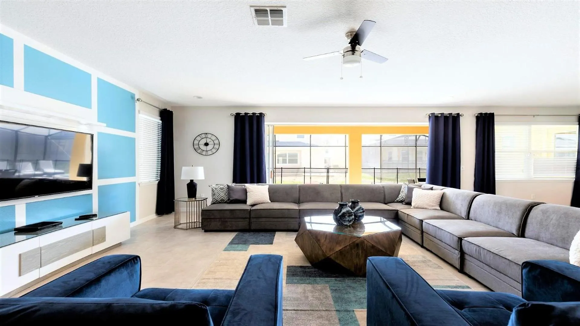 Holiday home Getaway: Pool, Spa, Games, Great Locale *