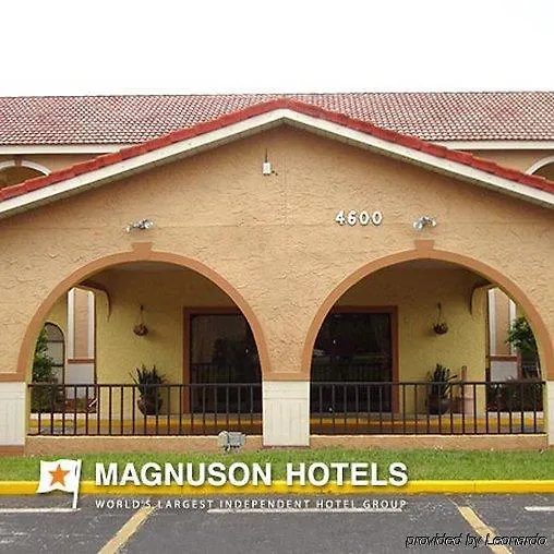Hotel Goldstar & Suites