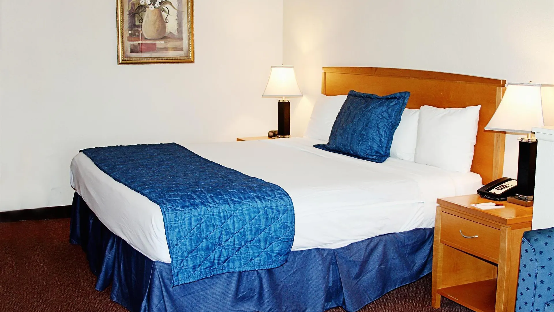 Ramada By Wyndham Downtown Hotel