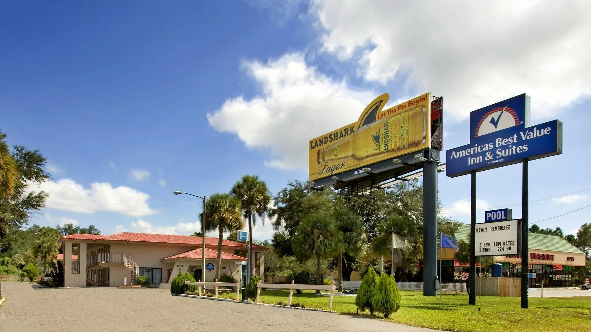 Goldstar & Suites Hotel