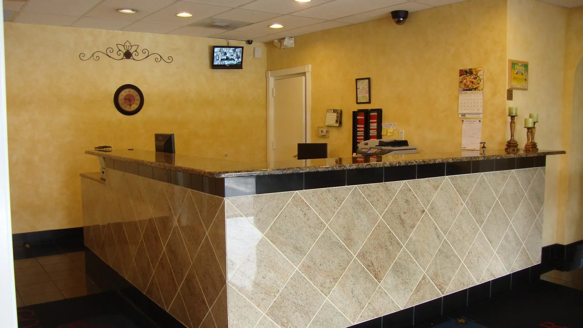 Goldstar & Suites Hotel