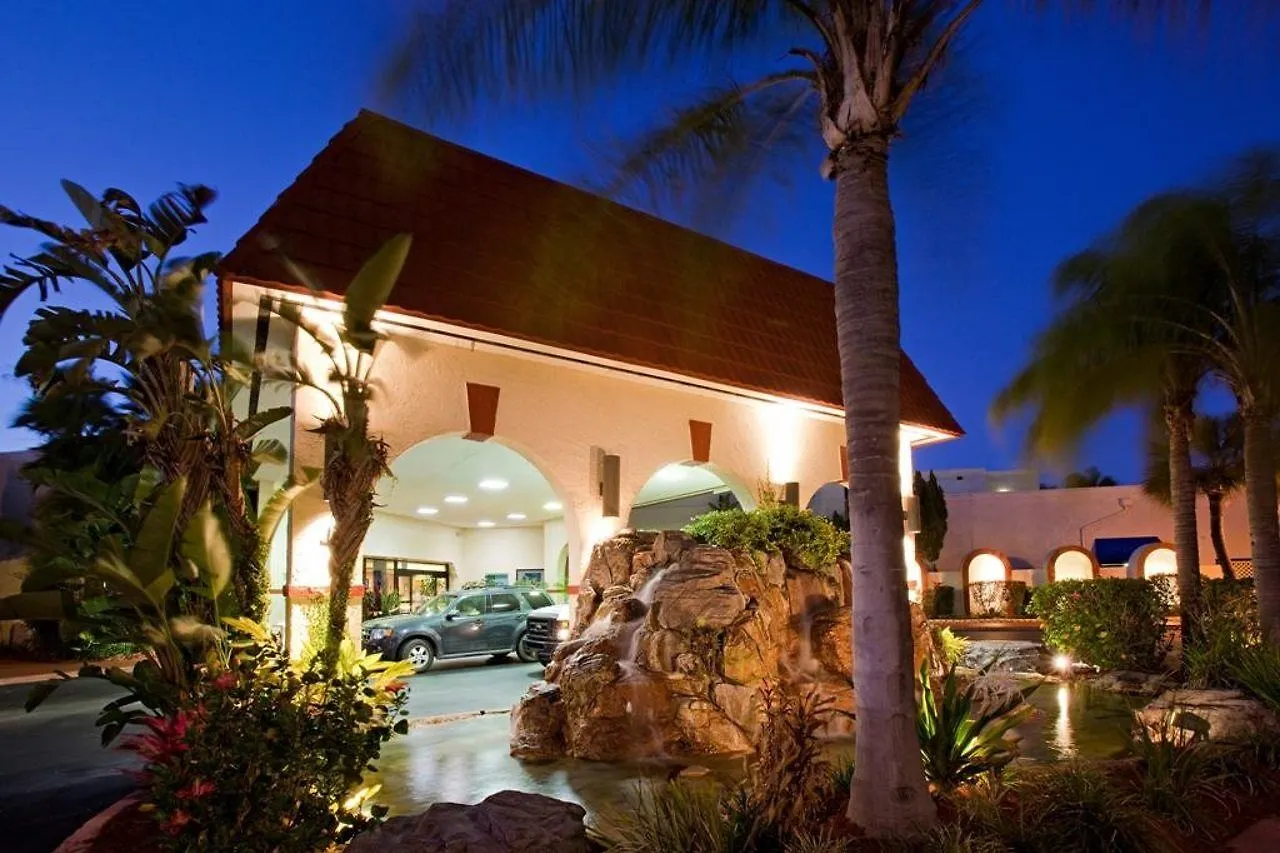Maingate Lakeside 3*