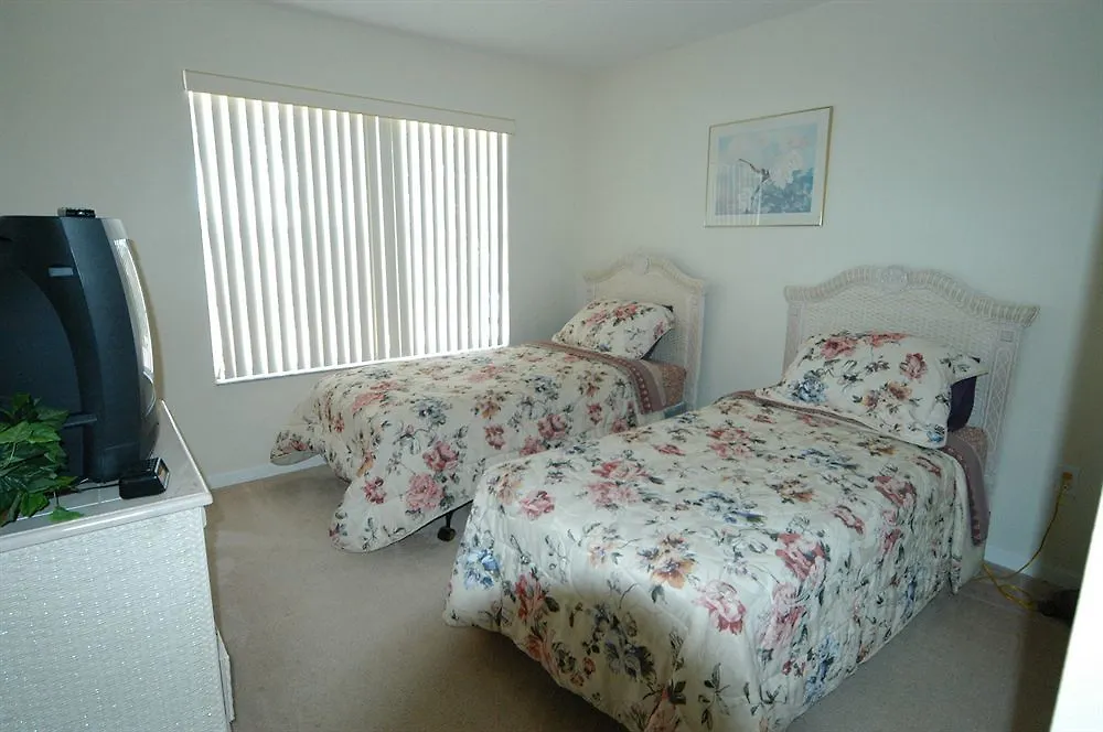 Florida And Elite Homes סלבריישן