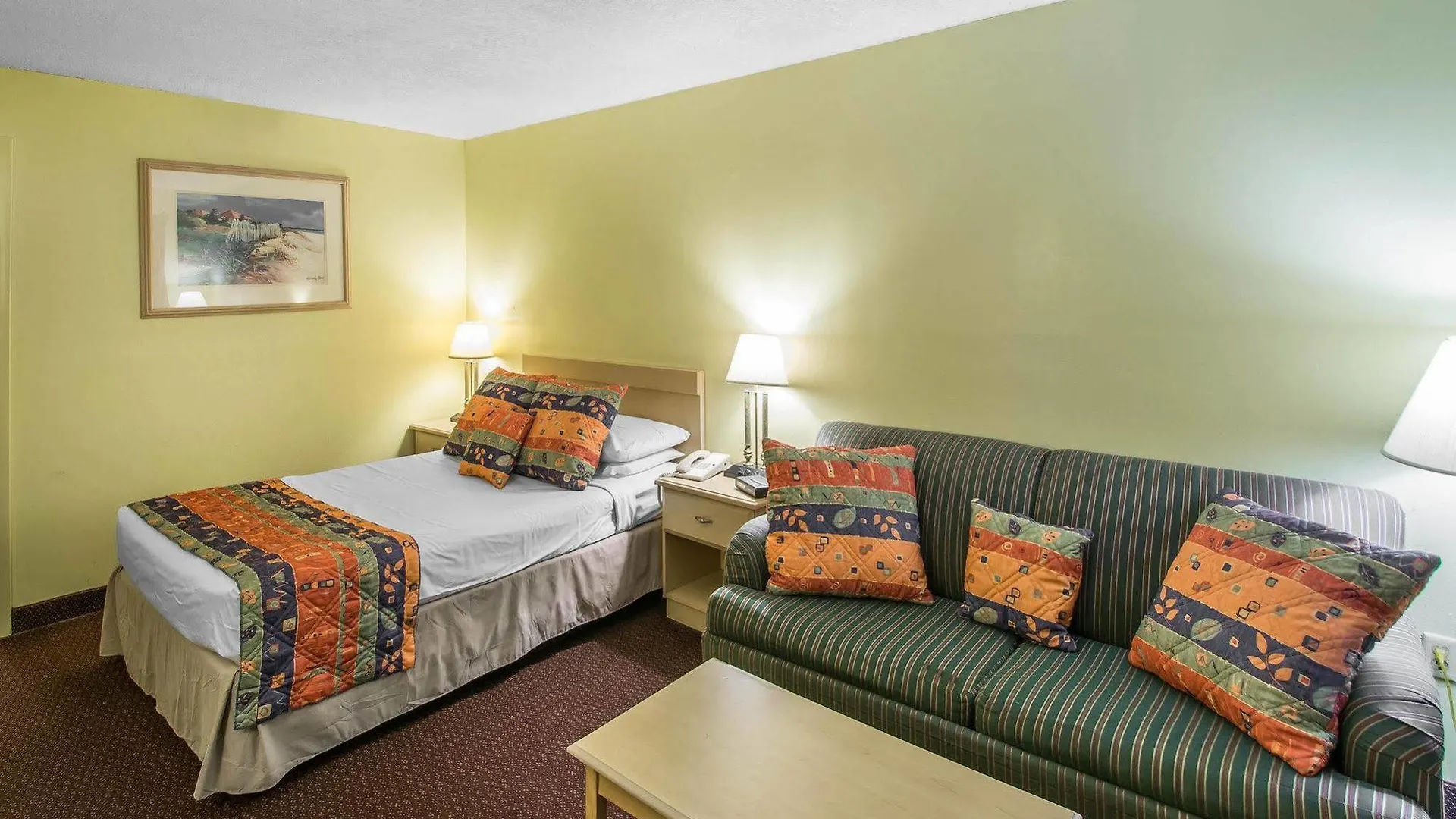 Econo & Maingate Central Hotel