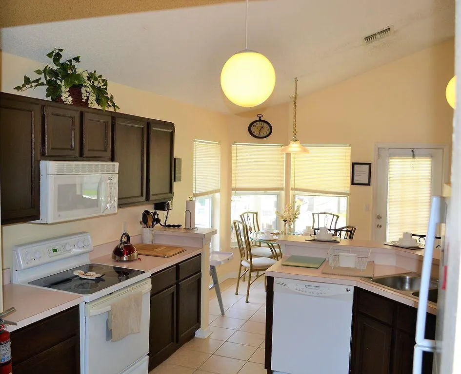 Four Corners Villas *
