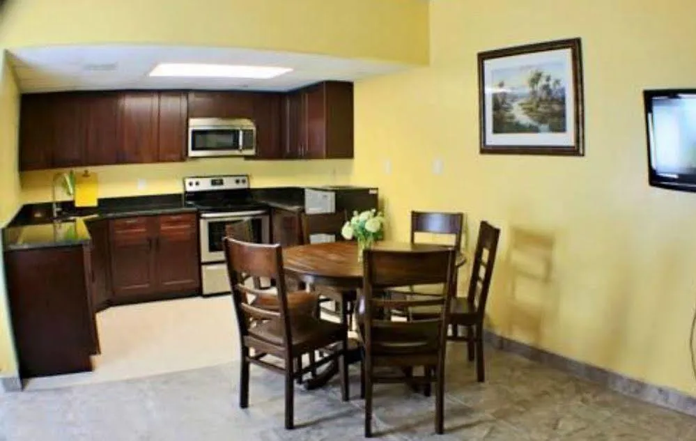 Goldstar & Suites