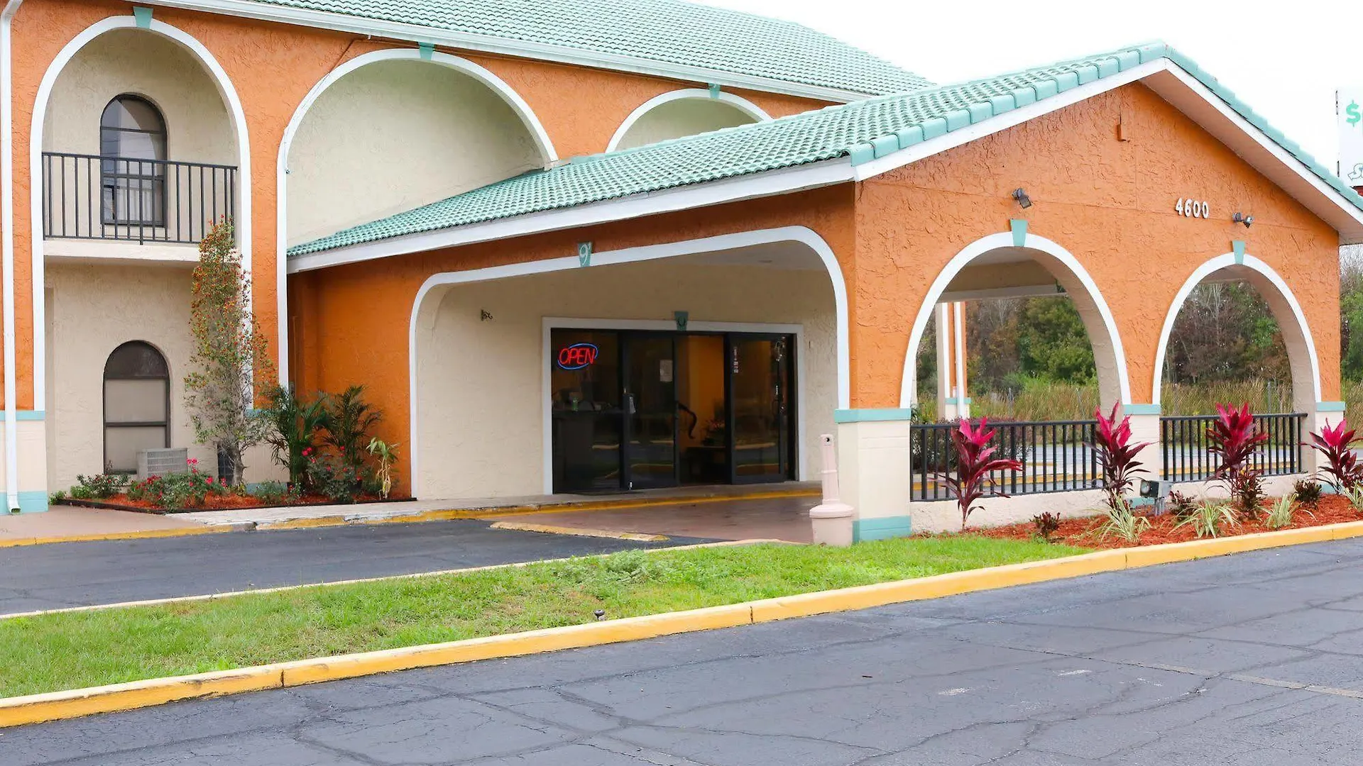 Goldstar & Suites 2*
