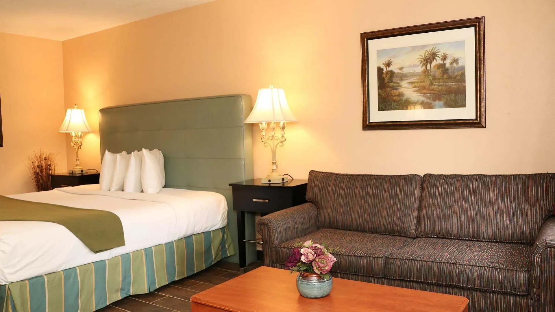 Goldstar & Suites Hotel 2*