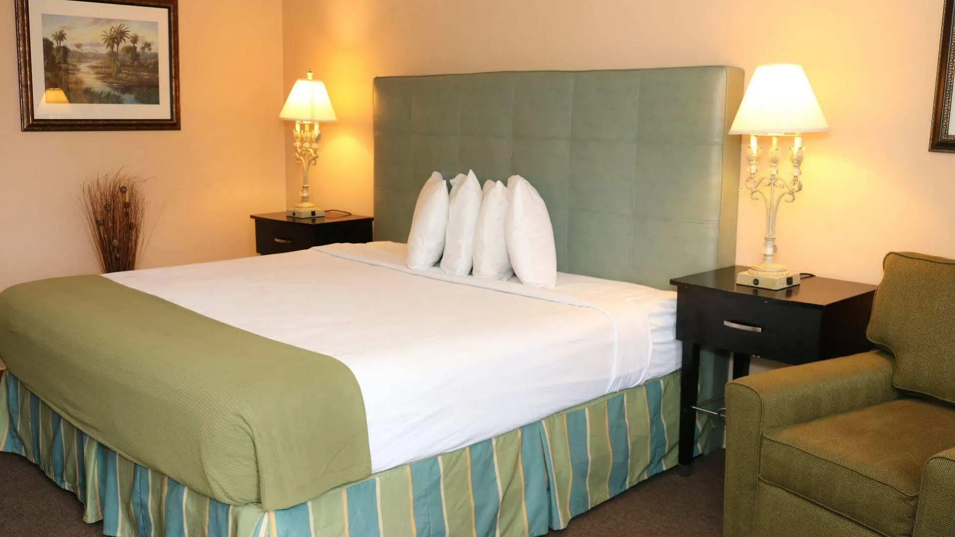 Goldstar & Suites