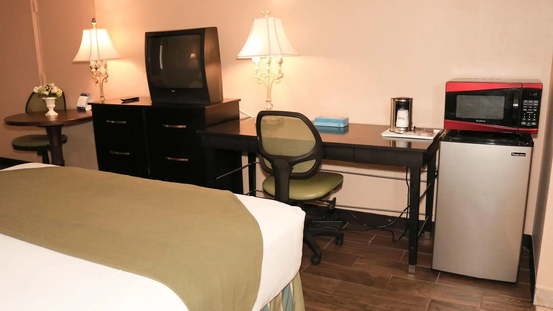 Hotel Goldstar & Suites Kissimmee