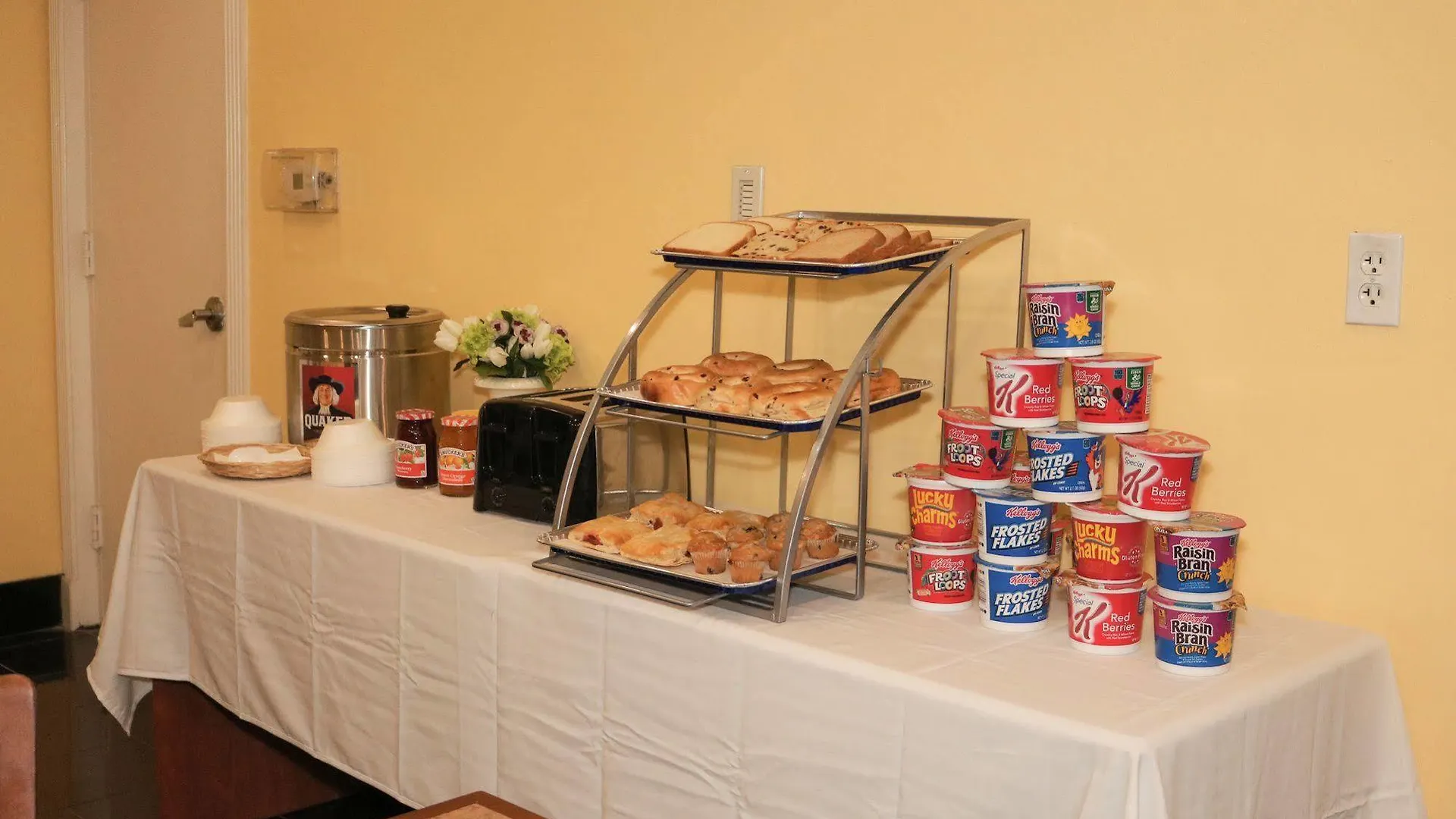 Hotel Goldstar & Suites 2*