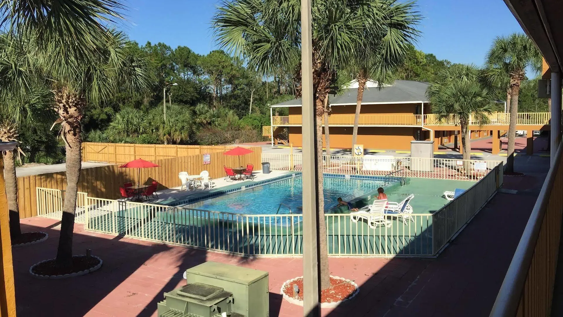 Country Hearth Inn- 2*
