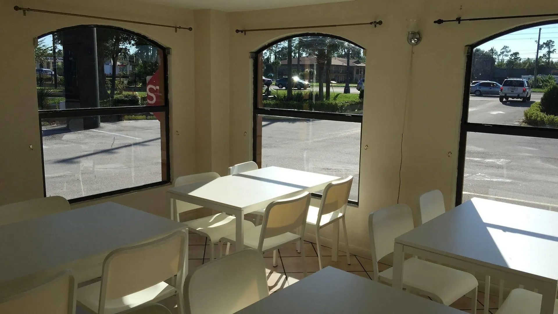 Country Hearth Inn- 2*