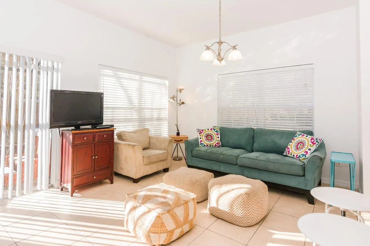 Trendy Townhome At Coral Cay Cc2316