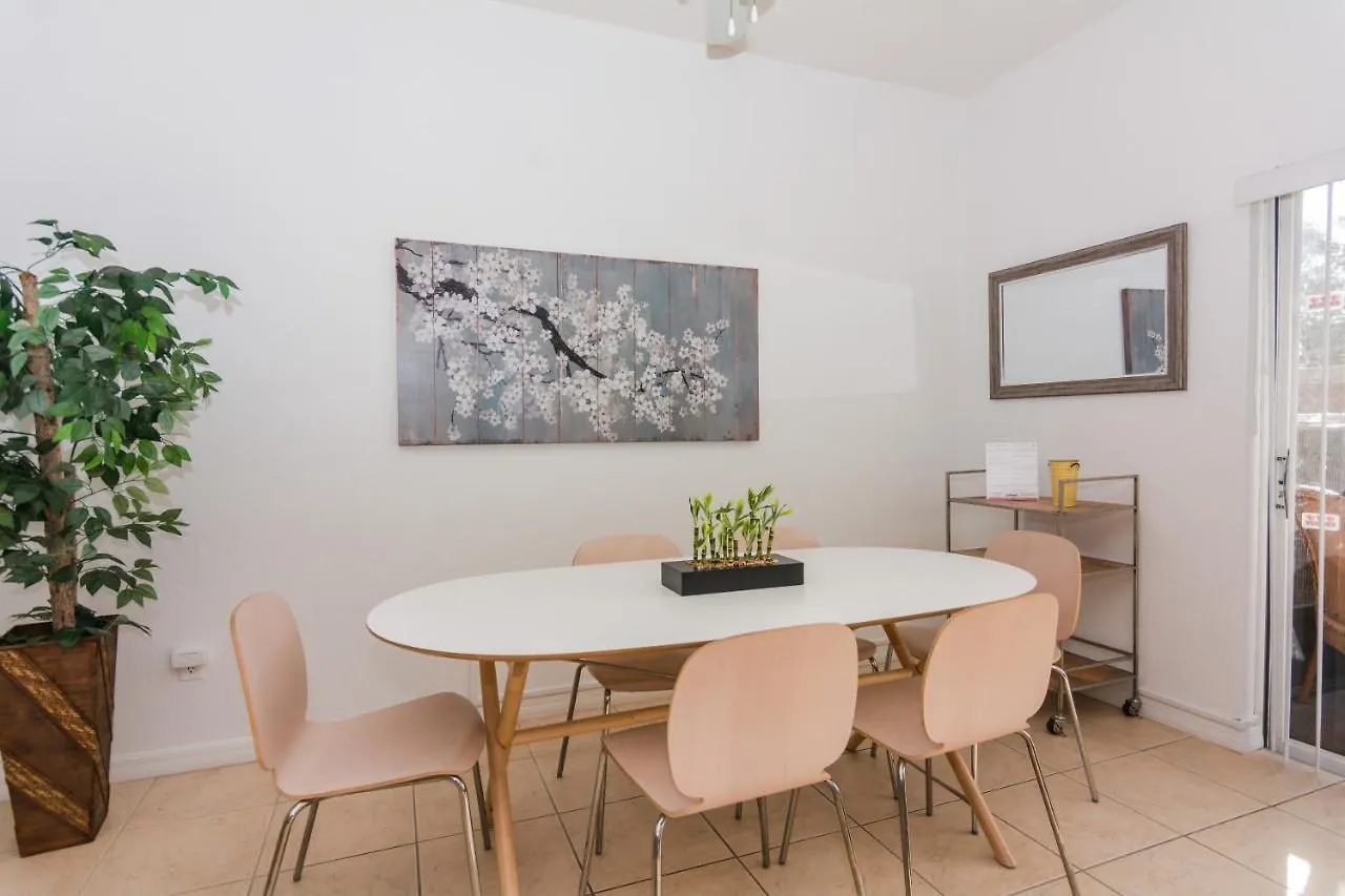 Trendy Townhome At Coral Cay Cc2316