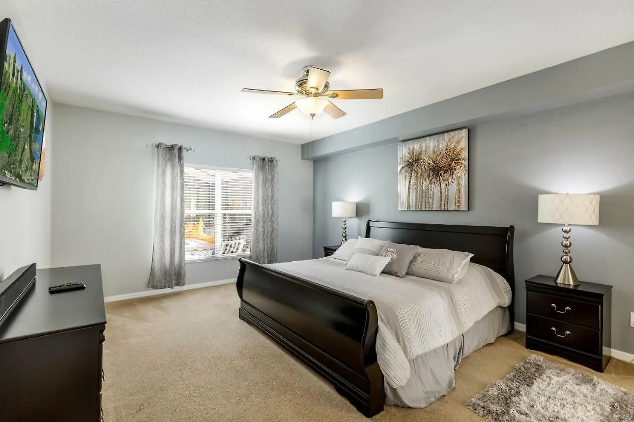 5 Bedroom Emerald Island Mins From Disney, South Facing Pool, Huge Corner Lot! Kissimmee