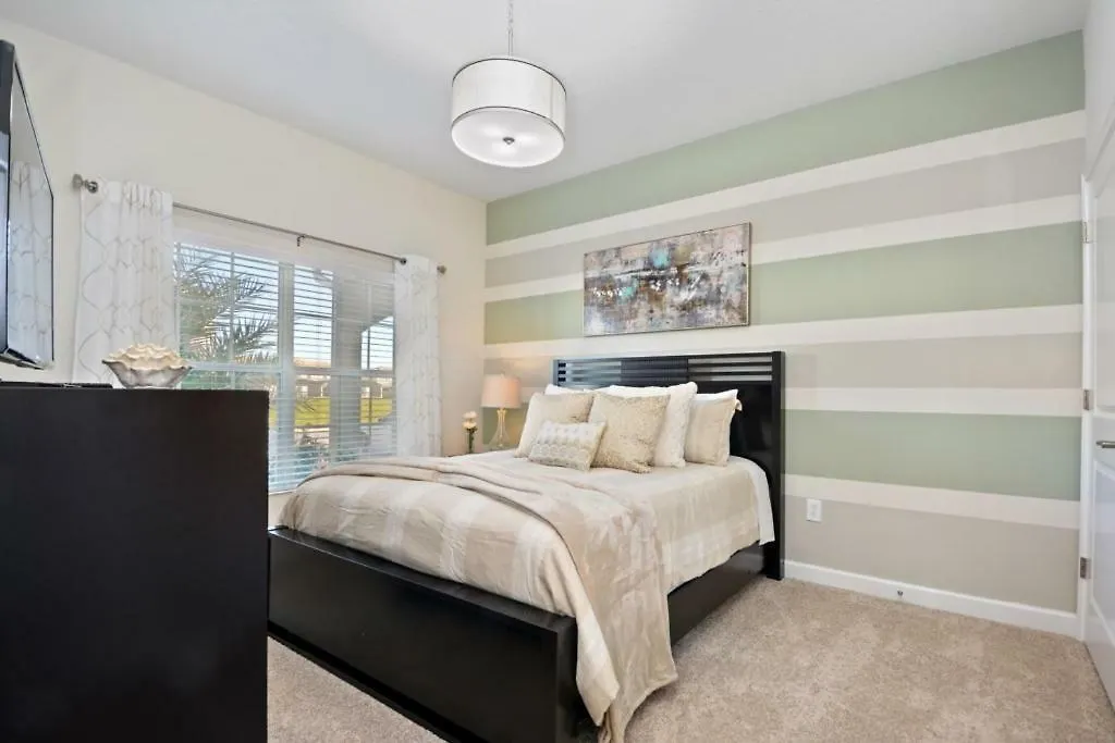 Super Townhome Near With Private Pool *