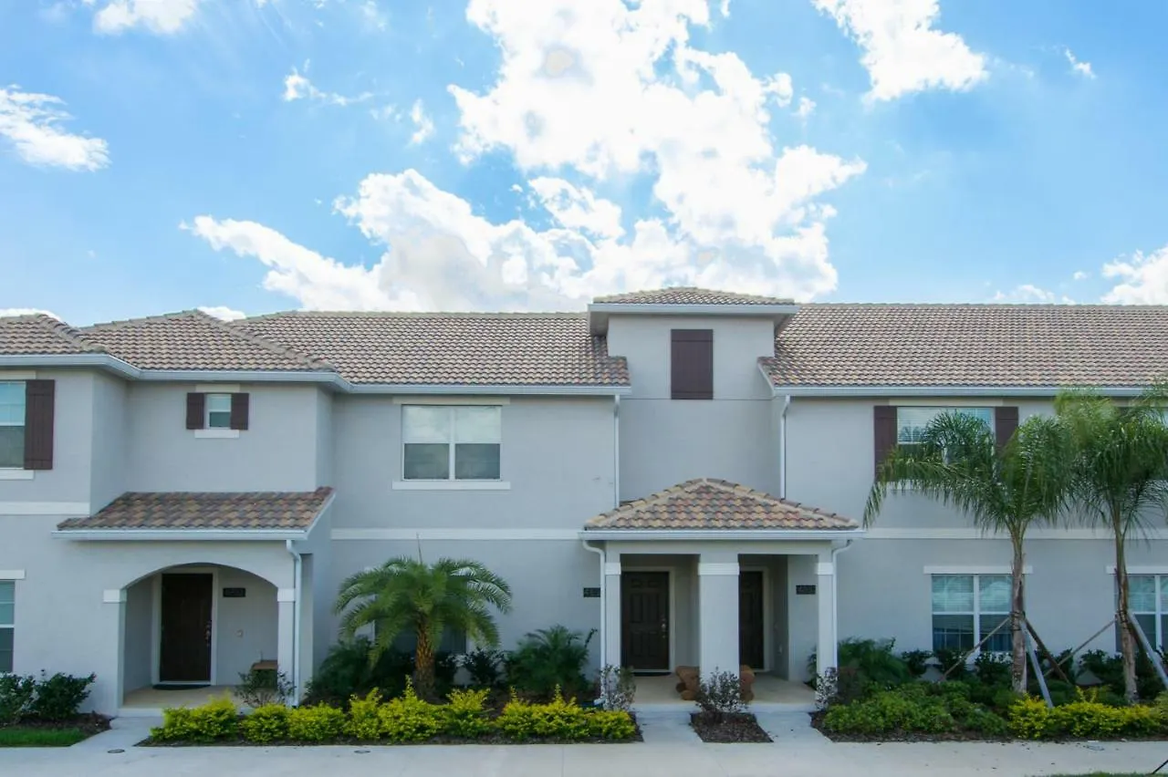 Pleasant Near With Private Pool Hunters Creek