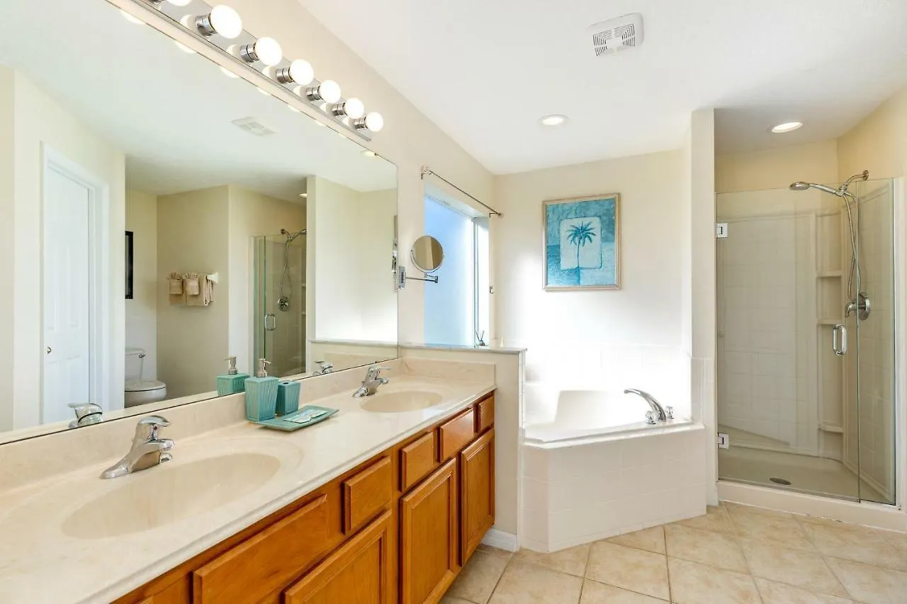 5 Bedroom Emerald Island Mins From Disney, South Facing Pool, Huge Corner Lot! Villa *