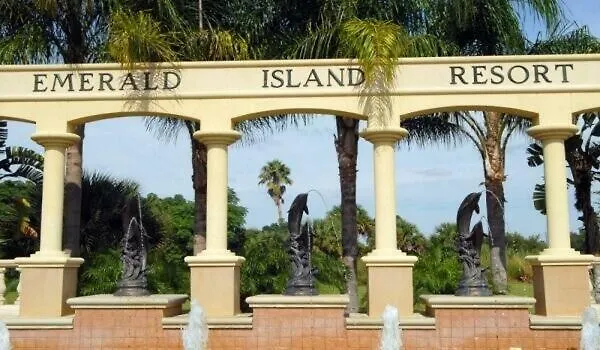 5 Bedroom Emerald Island Mins From Disney, South Facing Pool, Huge Corner Lot! * Kissimmee