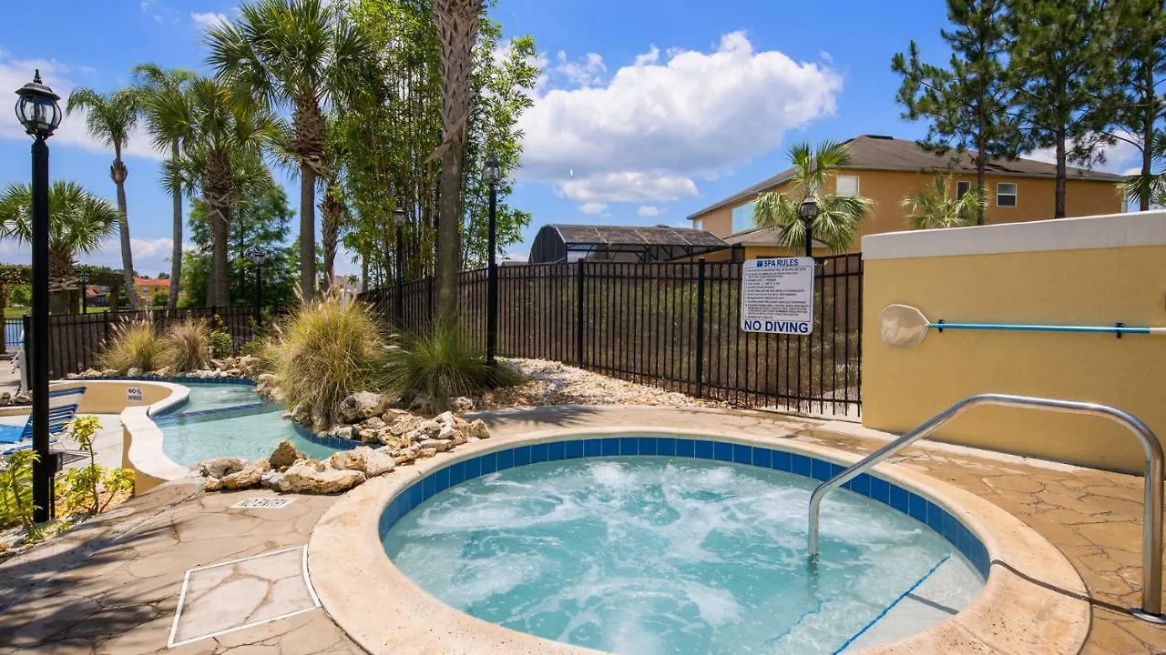 Bikini Bottom - 4 Bed Pool