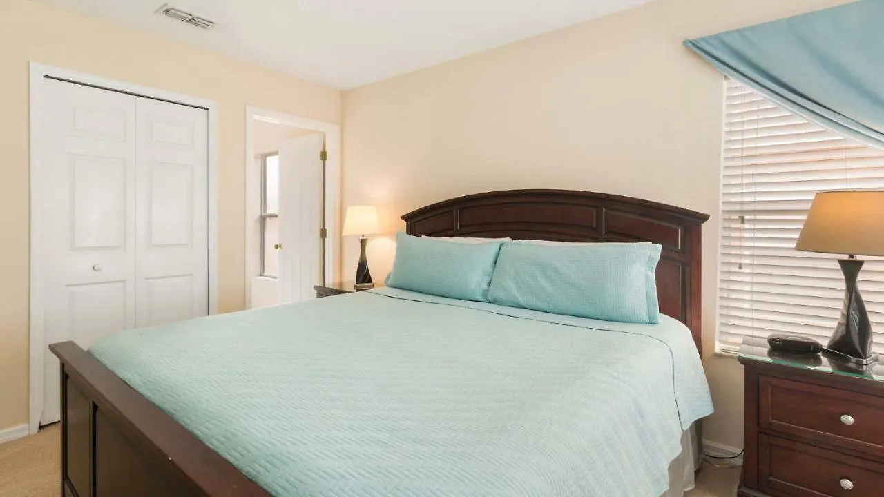 Timeless Memories 6 Bed Pool