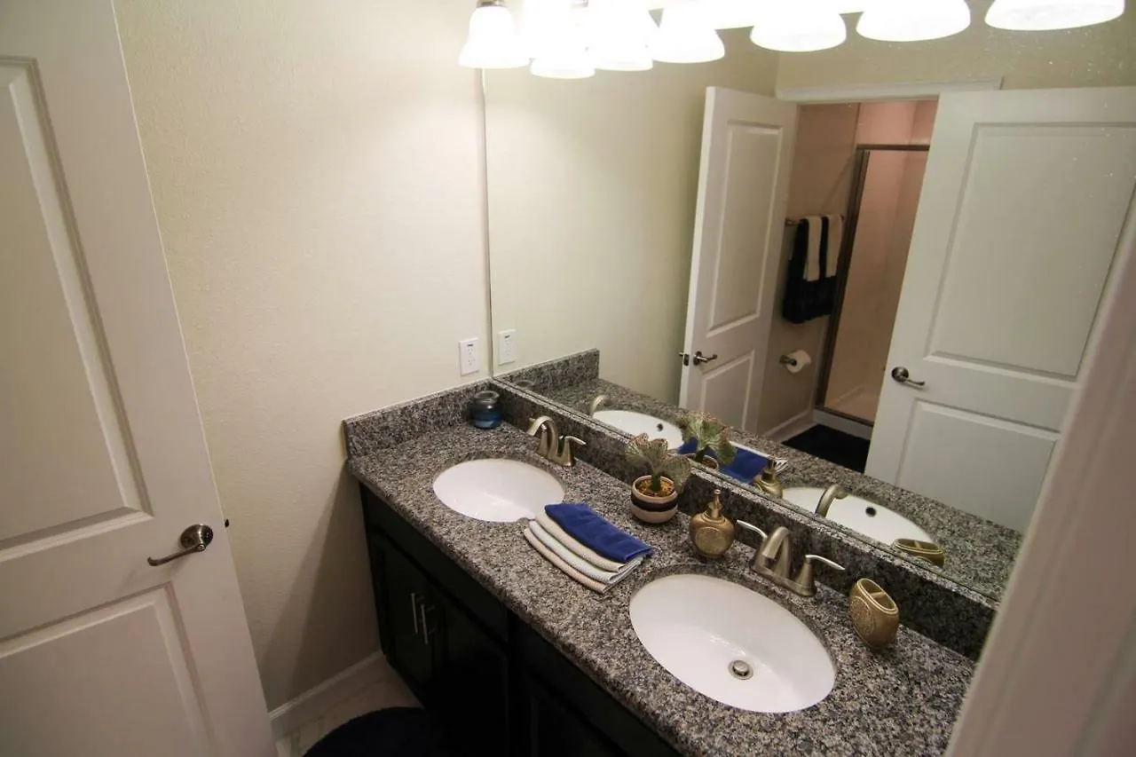 A - New 4 Bedroom - 5 Miles To - Free Water Park - Private Pool Holiday home Kissimmee