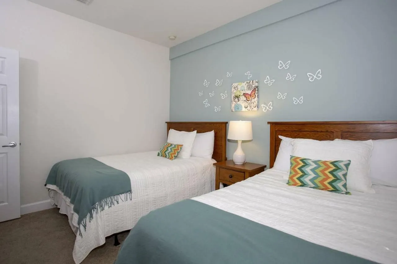 2956 Lucaya Village - Gorgeous Four Bed Close To Area