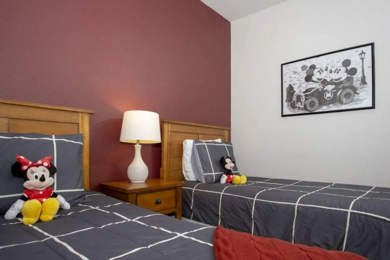 2956 Lucaya Village - Gorgeous Four Bed Close To Area *