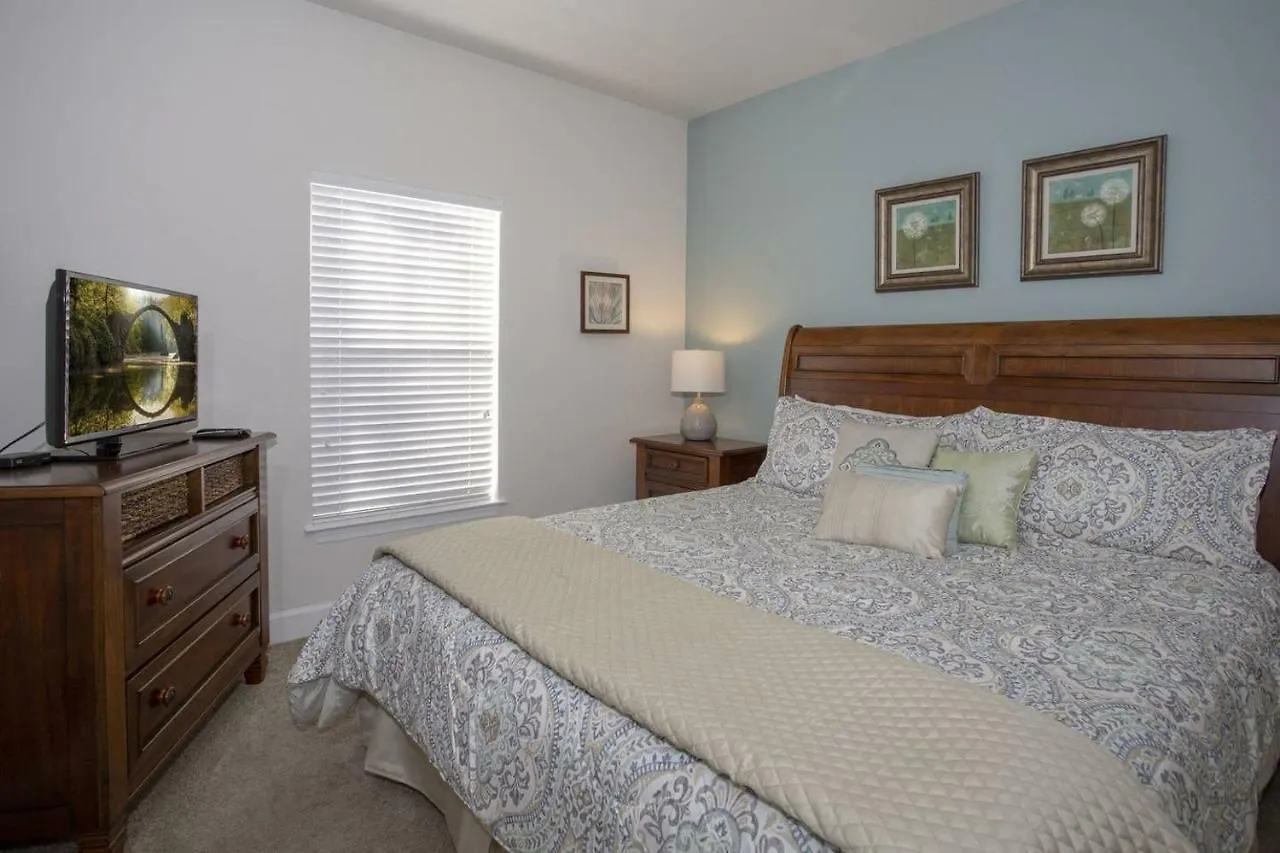 2956 Lucaya Village - Gorgeous Four Bed Close To Area Holiday home