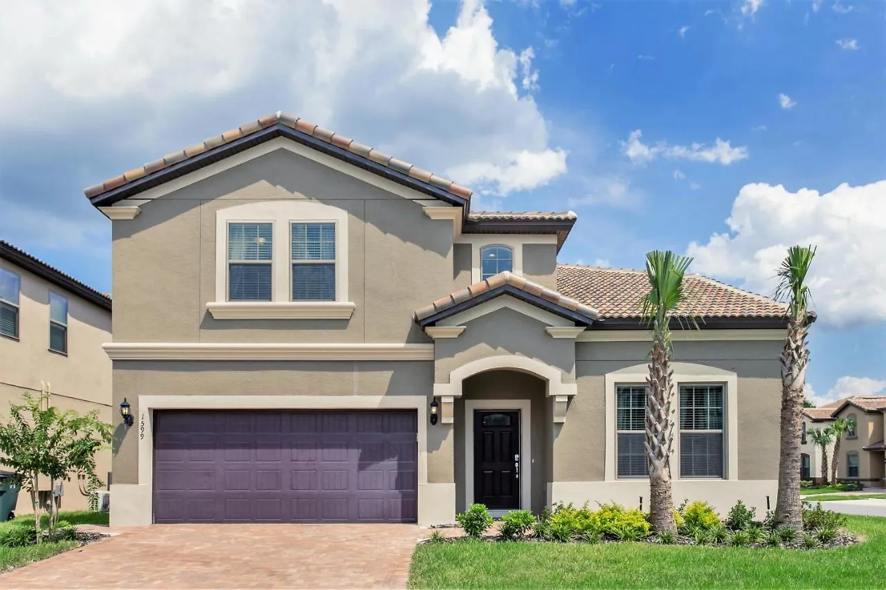 8 Bedroom, 6 Bathroom Upscale Near All The Fun In