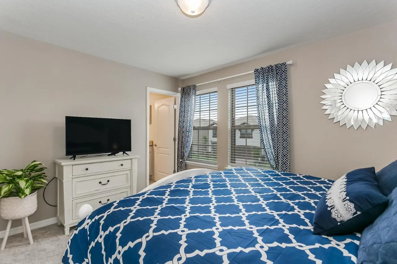 8 Bedroom, 6 Bathroom Upscale Near All The Fun In Willa *