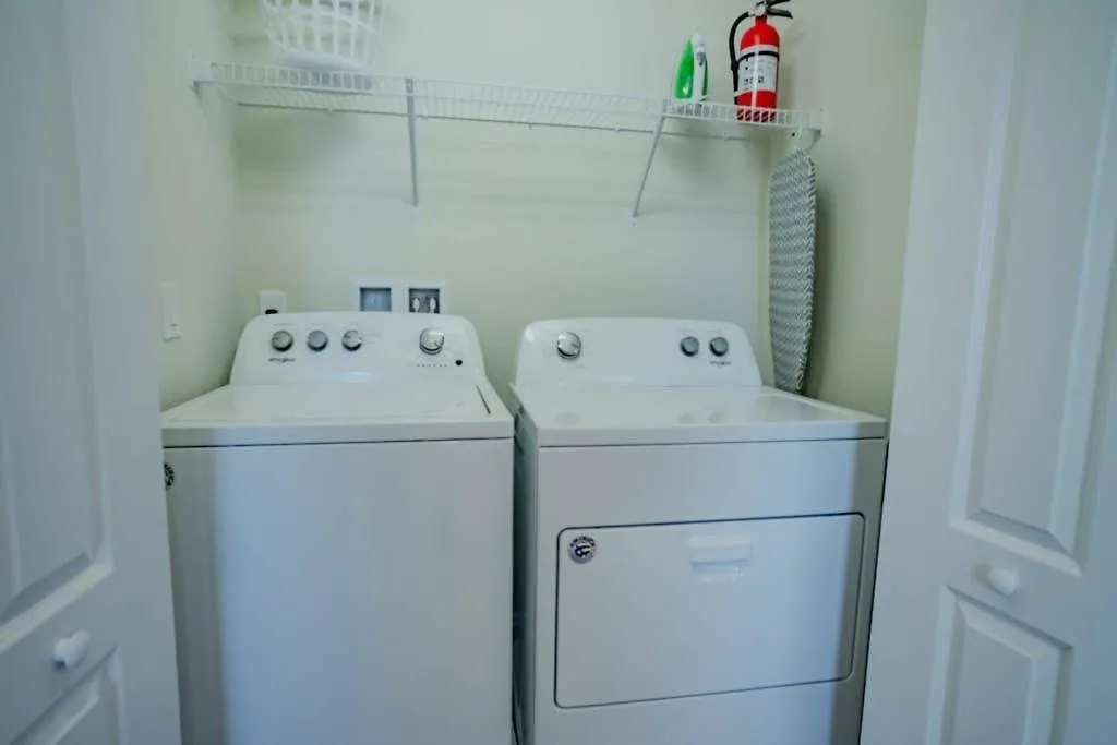 Contemporary 5Br Private Pool Townhome Near Disney * 基西米